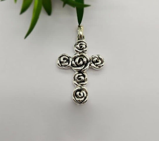 29X44Mm Rose Cross Pendant