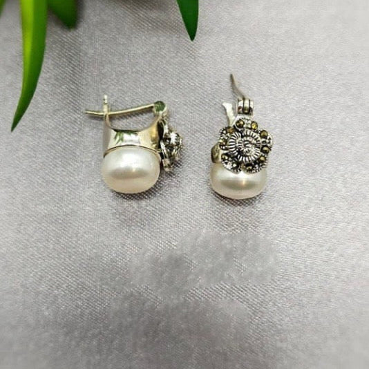 Antique Looking Sterling Silver Earring With Flower Detail And Beautiful Freshwater Pearl