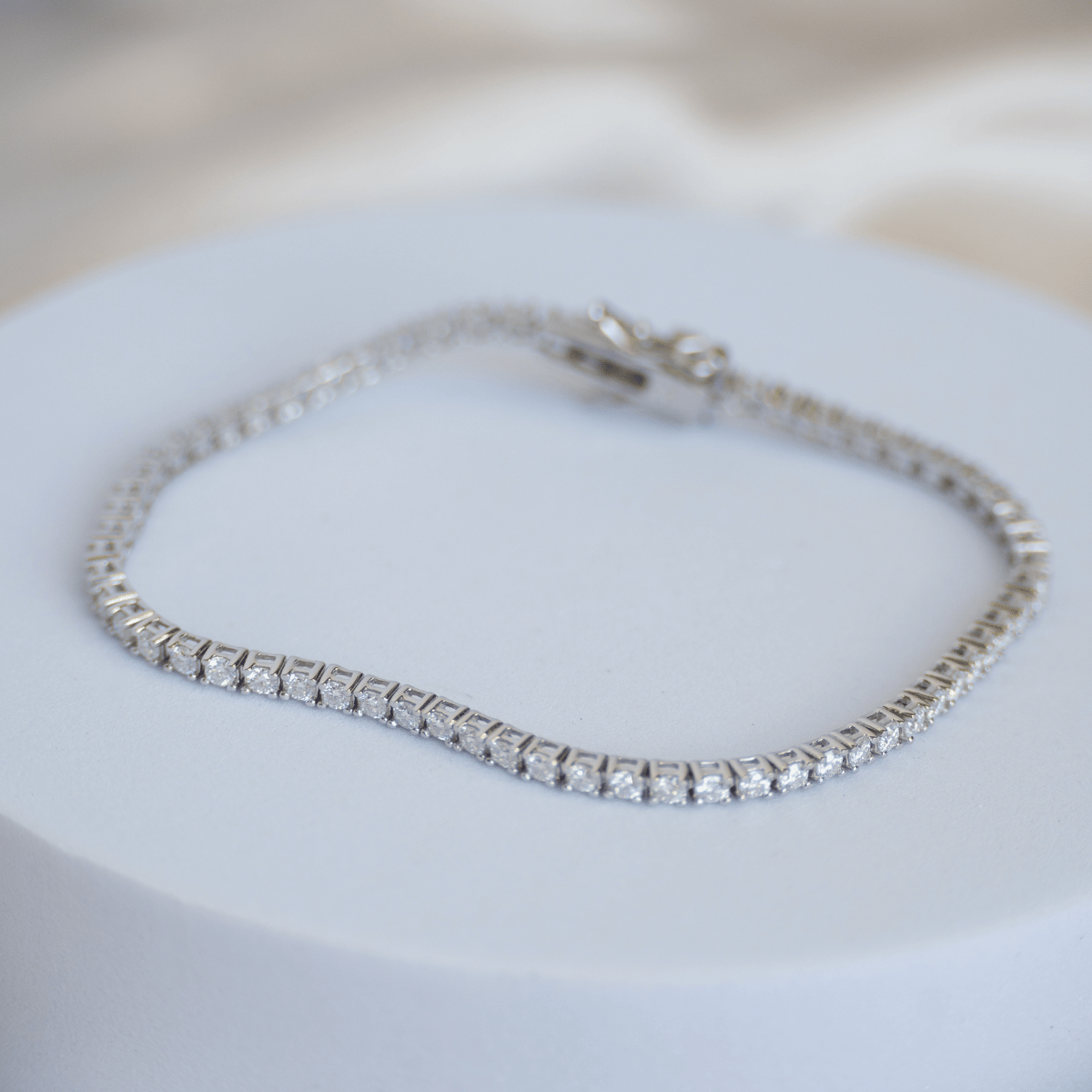 20cm Tennis bracelet with 2mm Moissanite stones (with GRA Certificate)