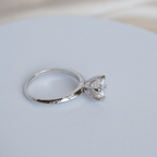 Classic Solitaire ring with a 2.0 ct Moissanite stone (GRA Certificate included) - Terciany 