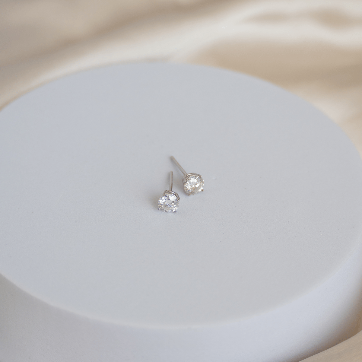 5mm Moissanite Stud earrings(with GRA Certificate)