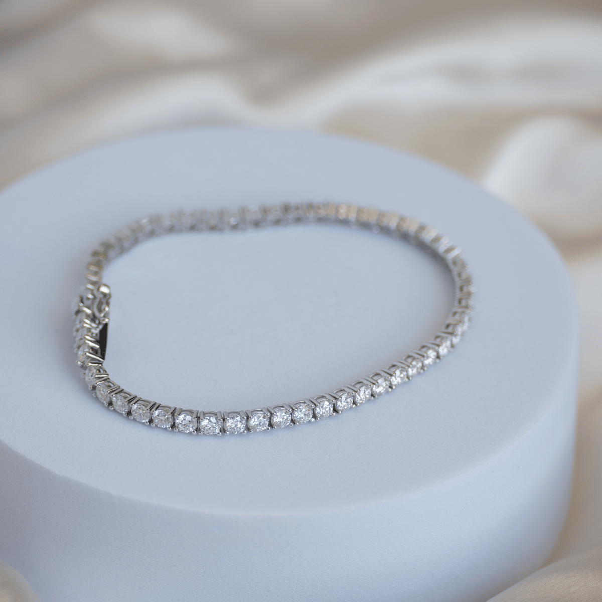 Tennis Bracelet with 3mm Moissanite stones (with GRA Certificate) - Terciany 