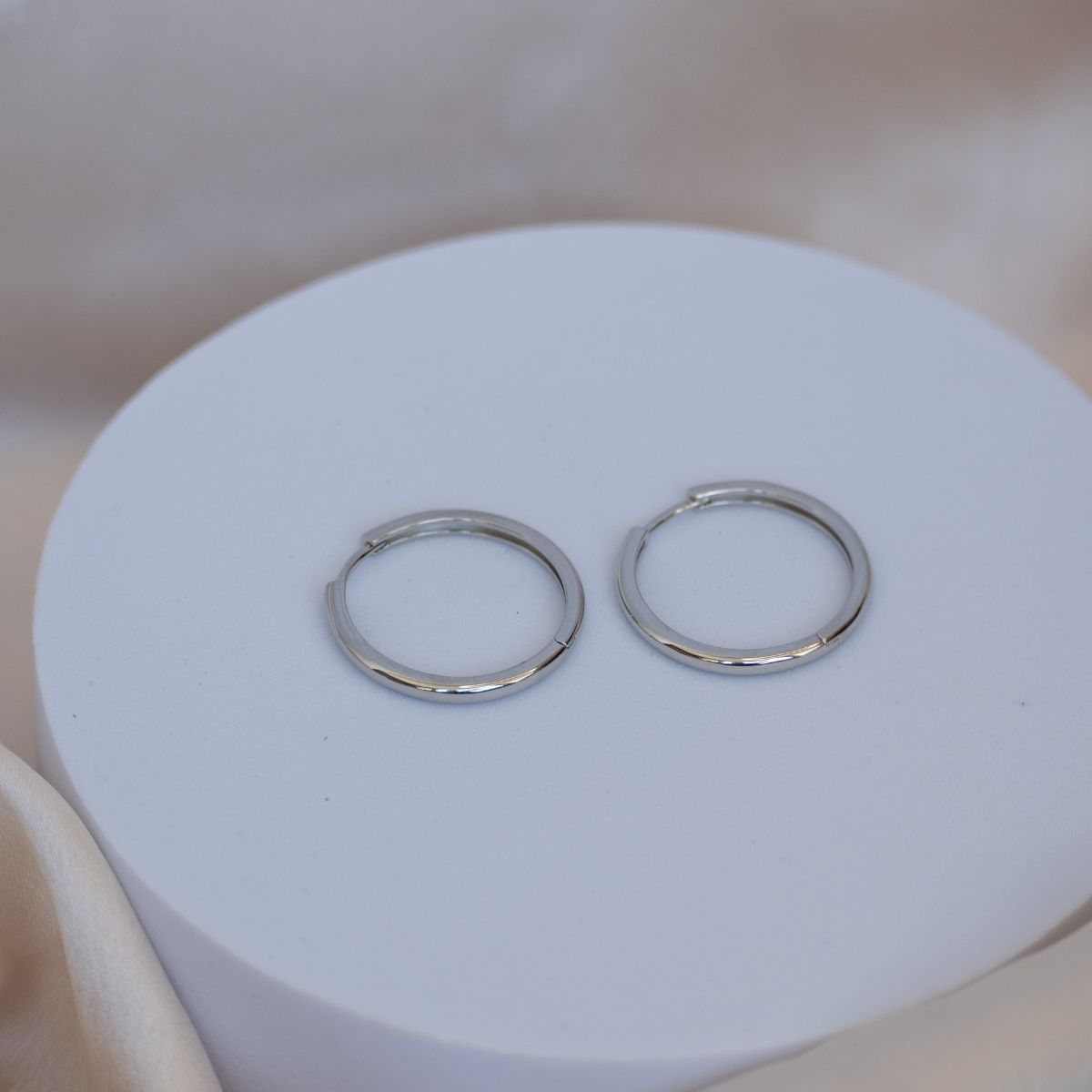 22mm Silver Huggy earrings