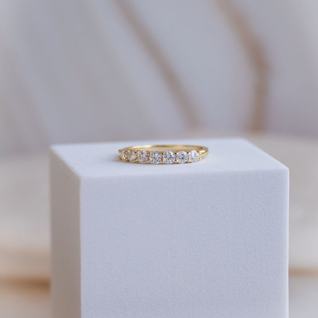 Gold ring with 3mm Moissanite stones (with GRA Certificate)