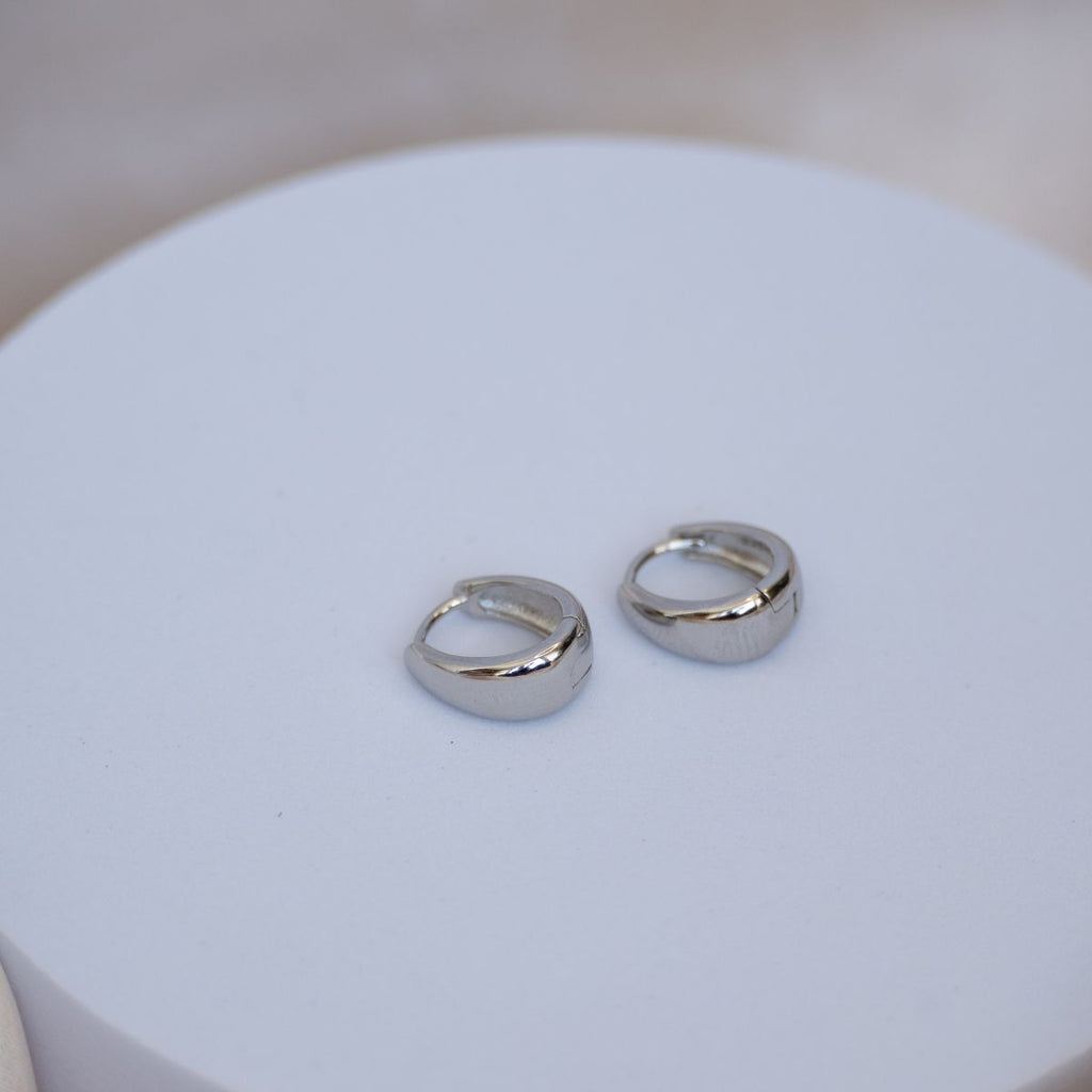 Teardrop shaped huggy earrings - Terciany 
