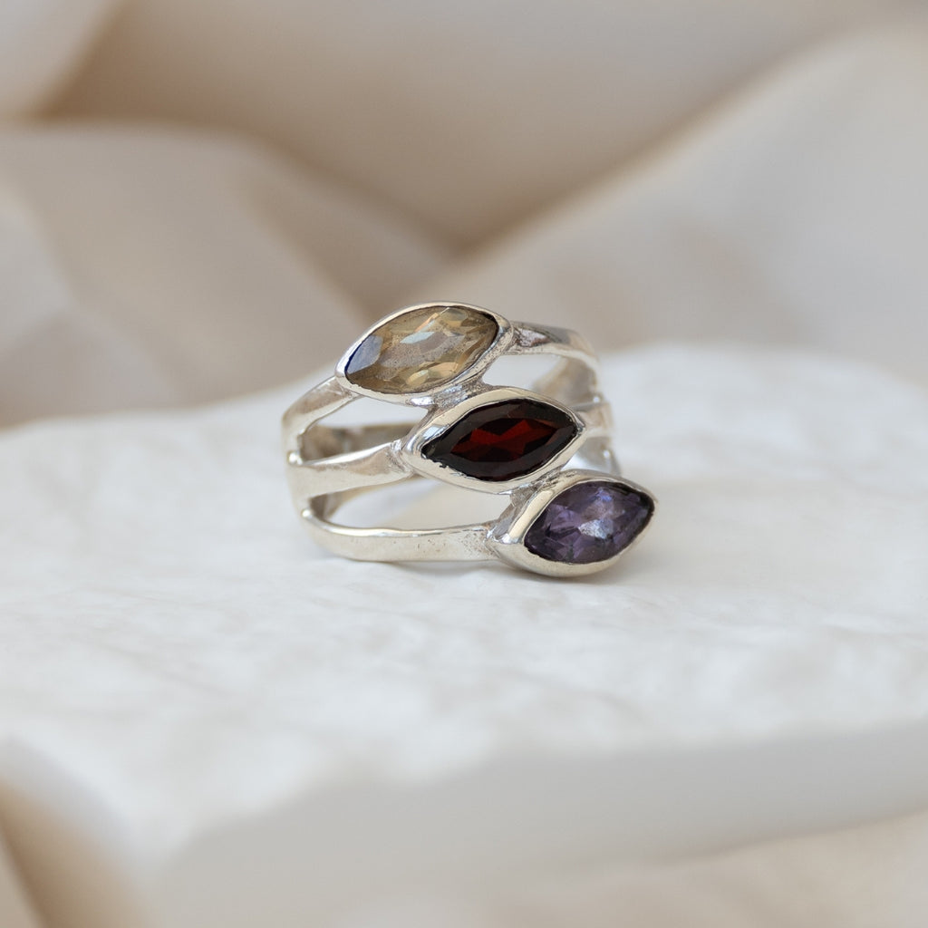 Three Teardrop shaped Semi Precious Statement ring - Terciany 