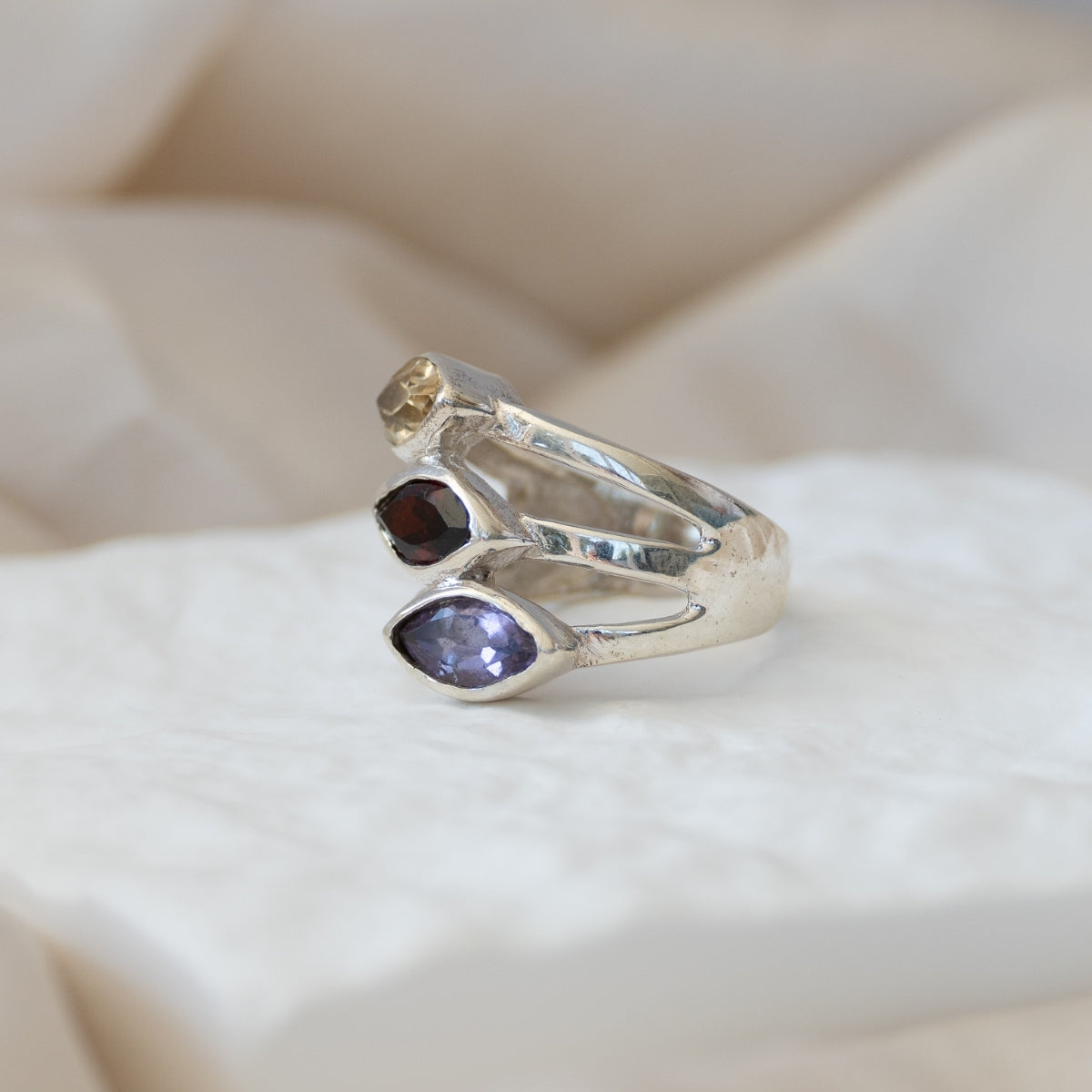 Three Teardrop shaped Semi Precious Statement ring - Terciany 