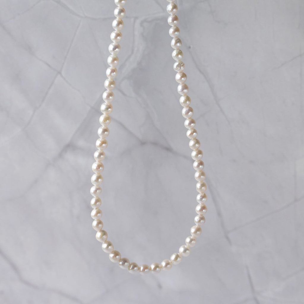 Cultured pearl necklace