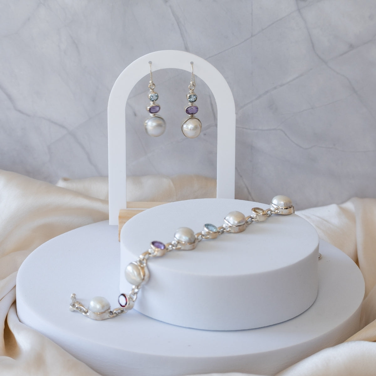 Multicoloured semi precious stone and Freshwater pearl bracelet