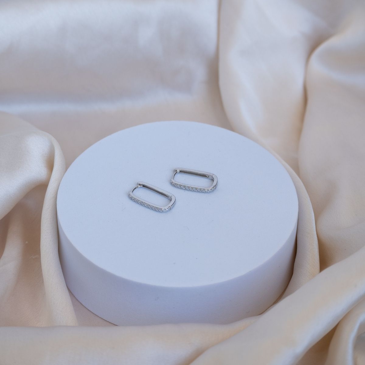 Paperclip Huggy earrings with Cubic Pave