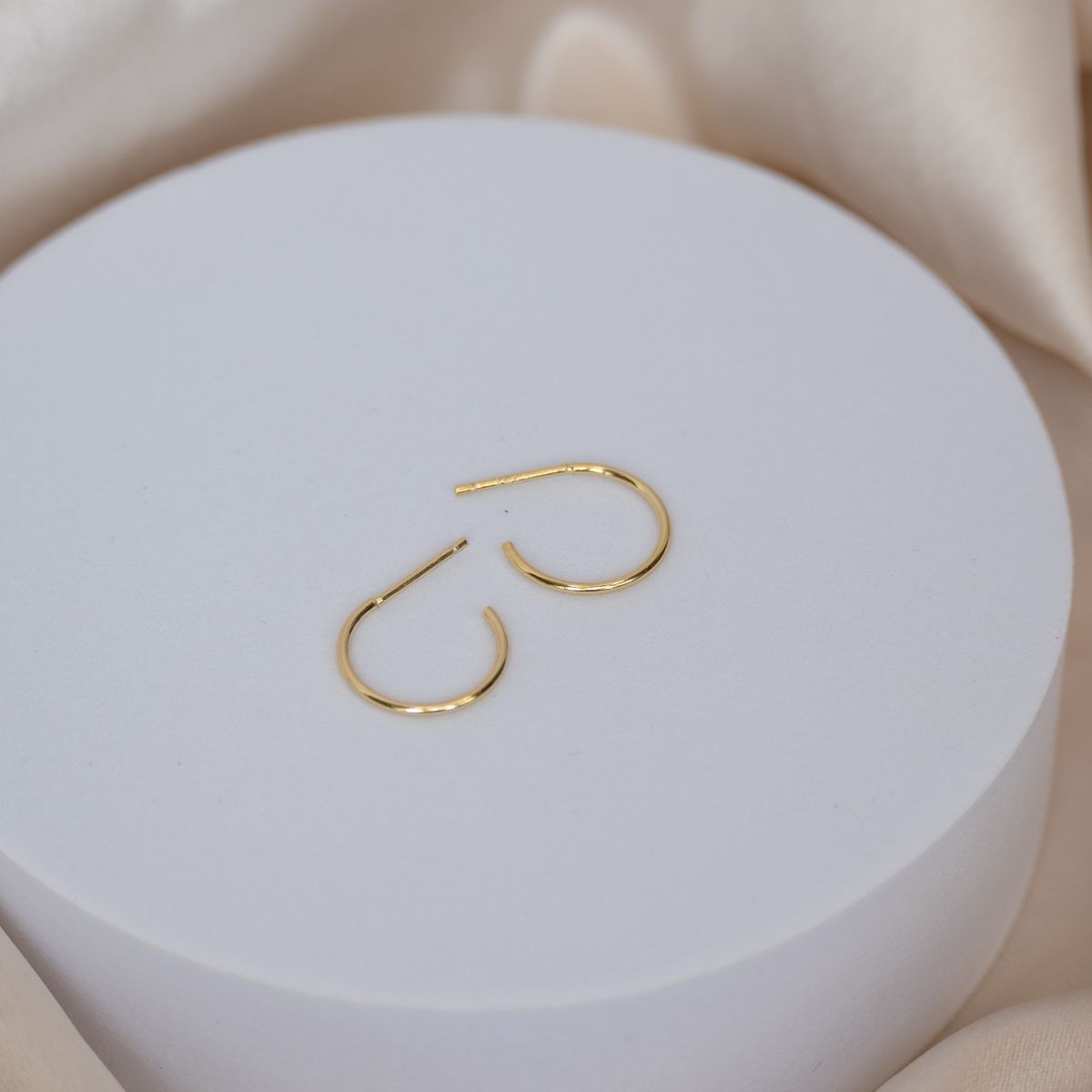 Thin Gold Hoop earrings