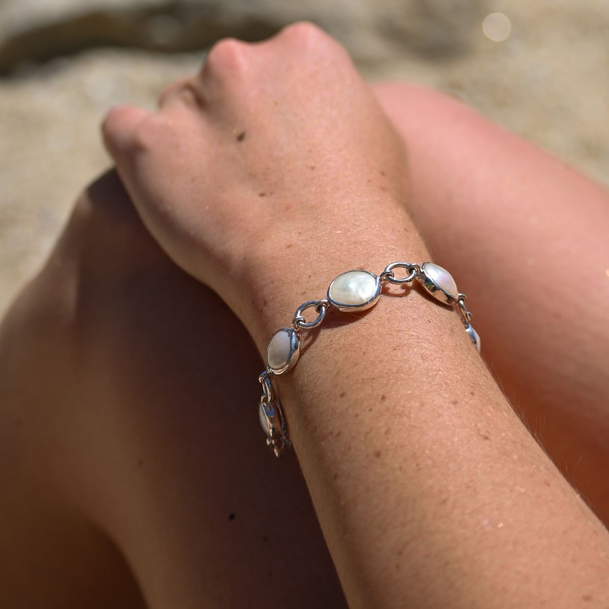 Coin pearl bracelet with silver links