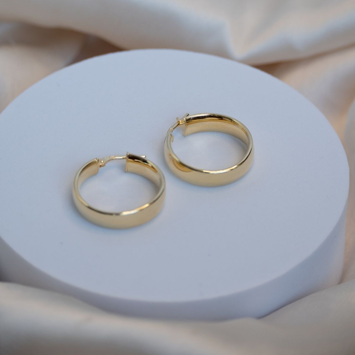 Solid Gold Spain Hoop earrings