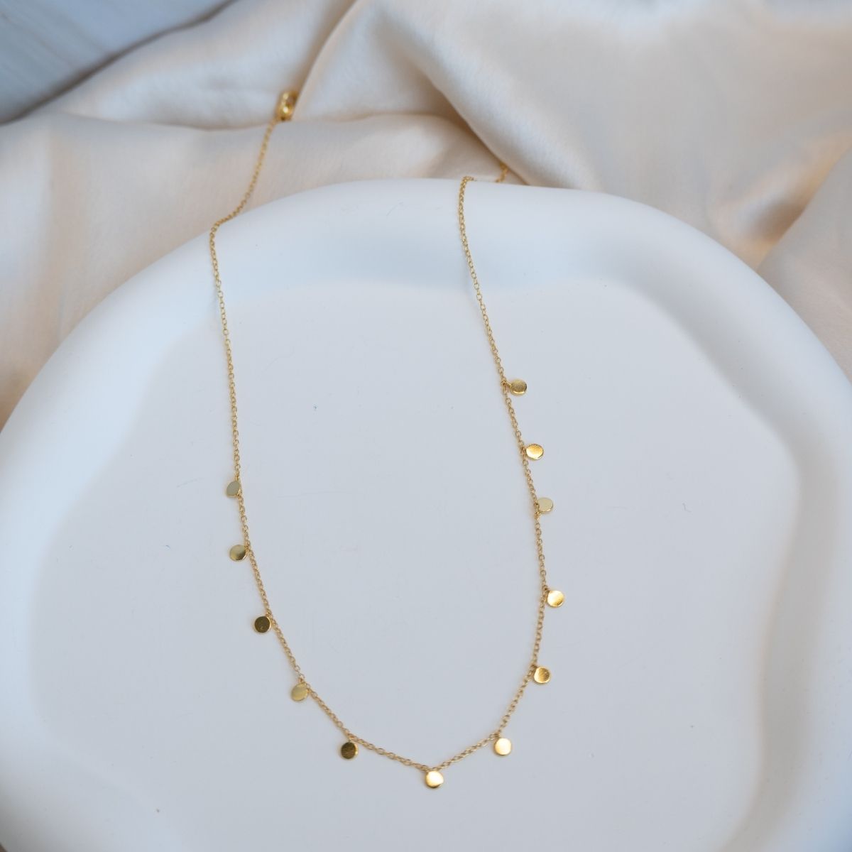 Dangly dot disc gold necklace - Terciany 