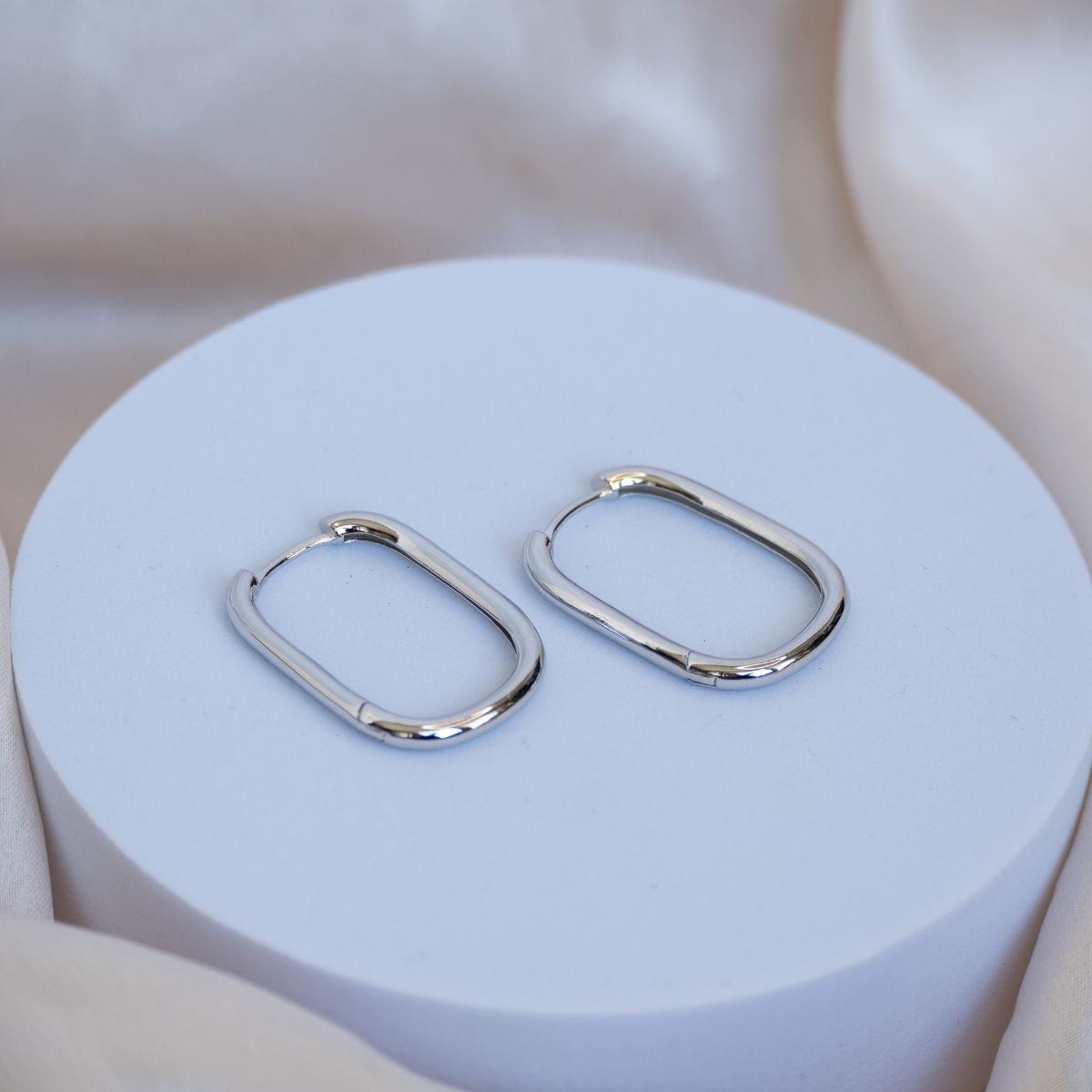 Large Paperclip Huggy earrings