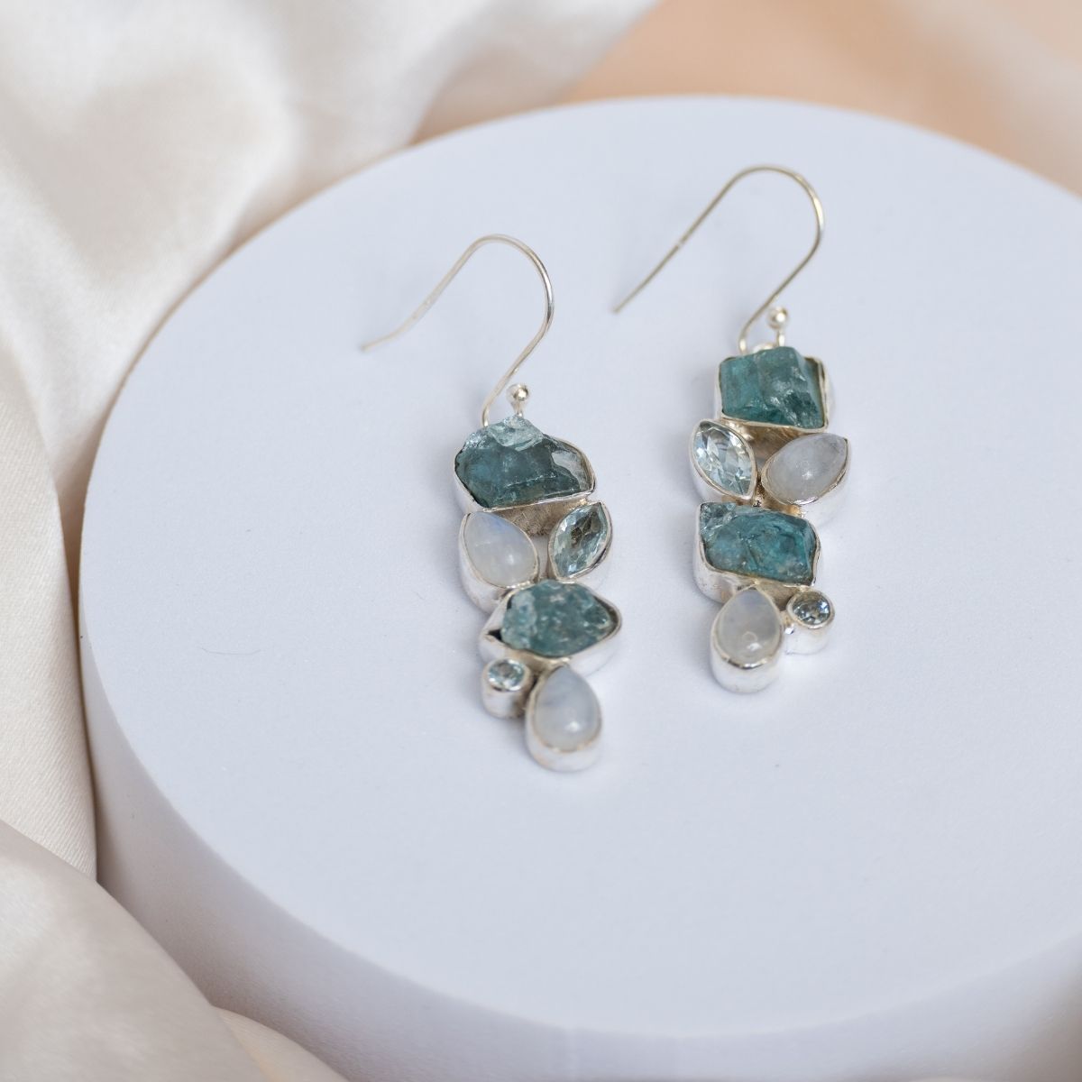 Drop earrings with a combination of natural aquamarine and moonstone