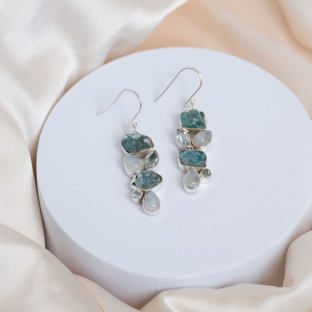 Drop earrings with a combination of natural aquamarine and moonstone