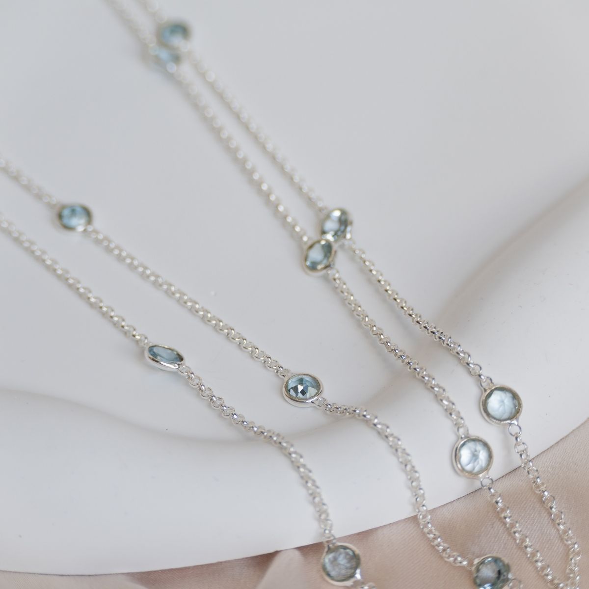 120cm long necklace with round Blue Topaz semi precious stones - Terciany 