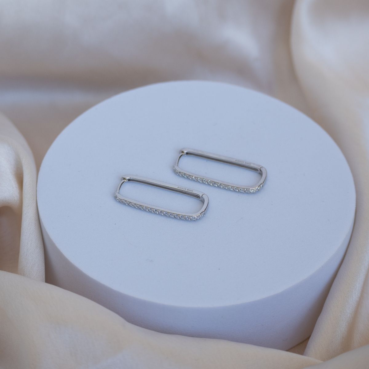 Paperclip Huggy earrings with Cubic Pave