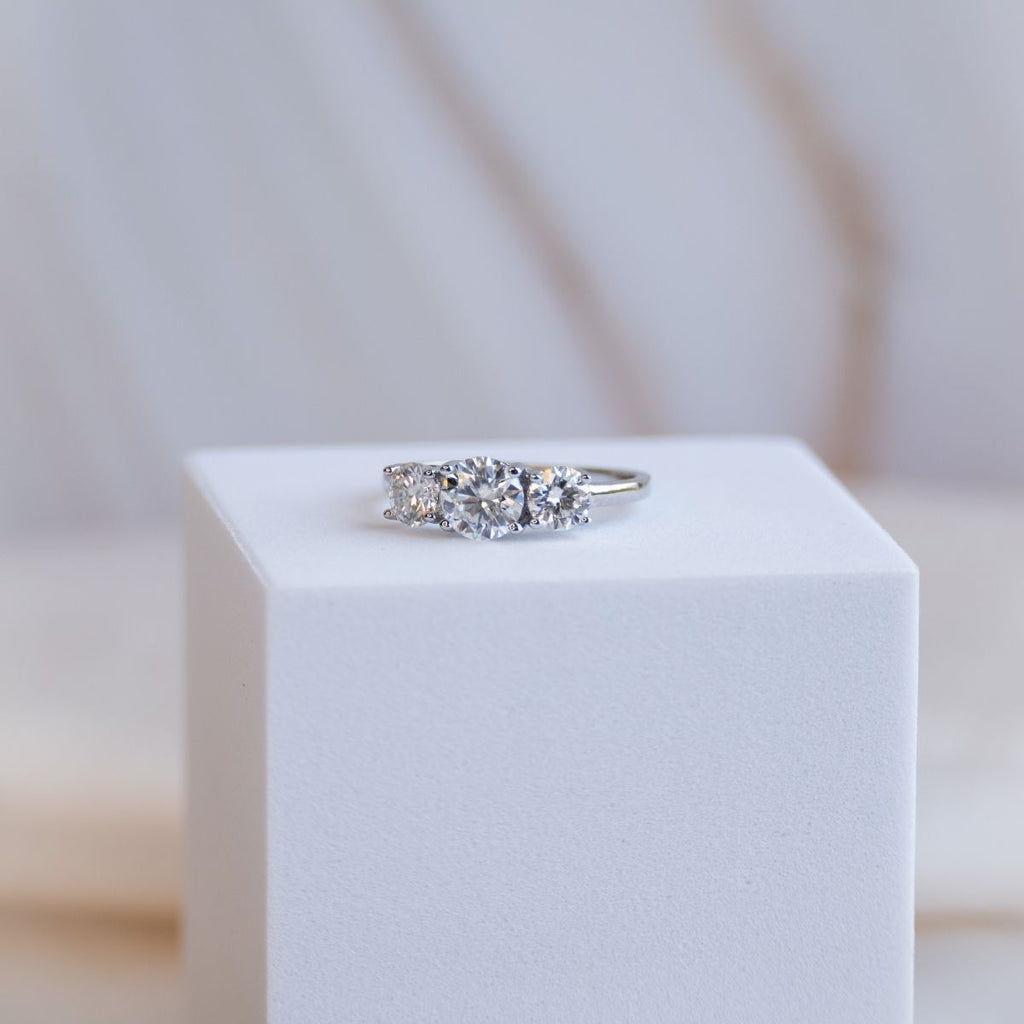Statement ring with 6.5mm Moissanite stones (with GRA Certificate) - Terciany 