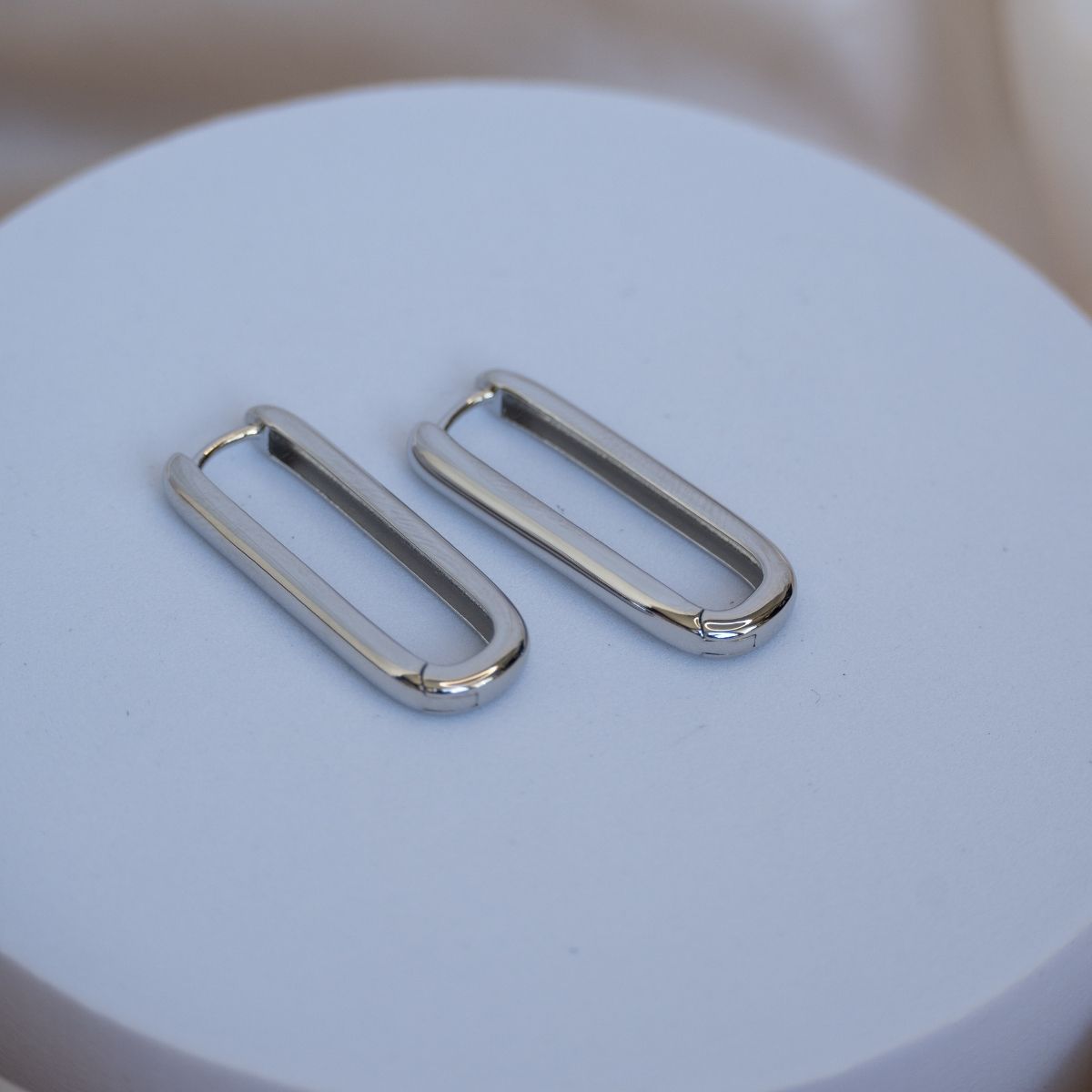 Solid paperclip Huggies