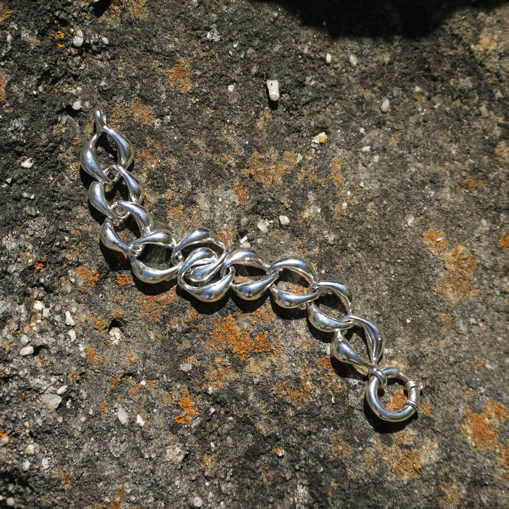 Large link statement bracelet