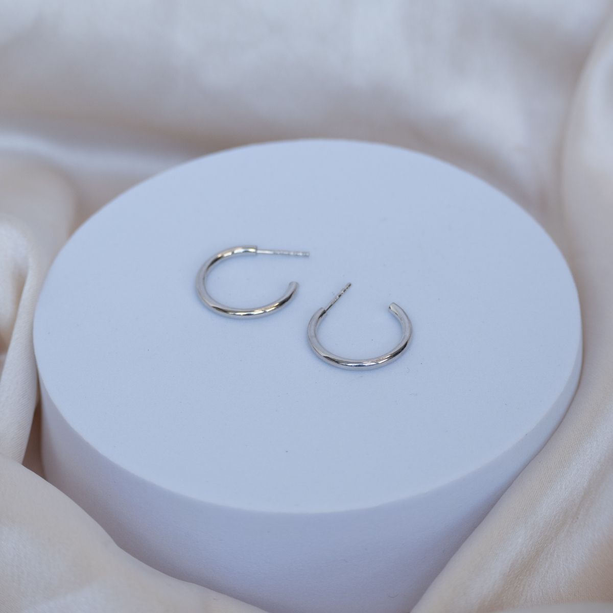 2mm Round Hoop earrings