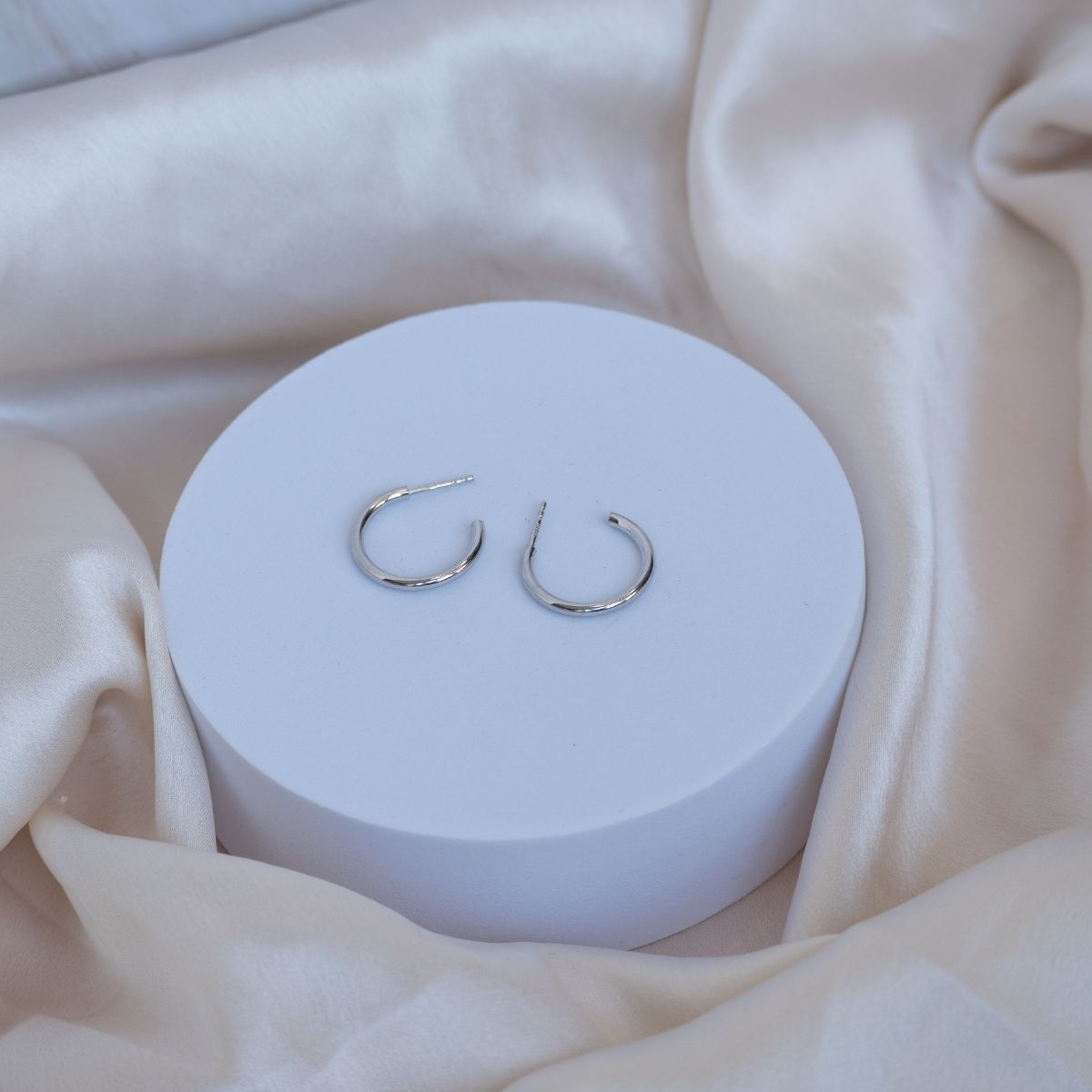 2mm Round Hoop earrings