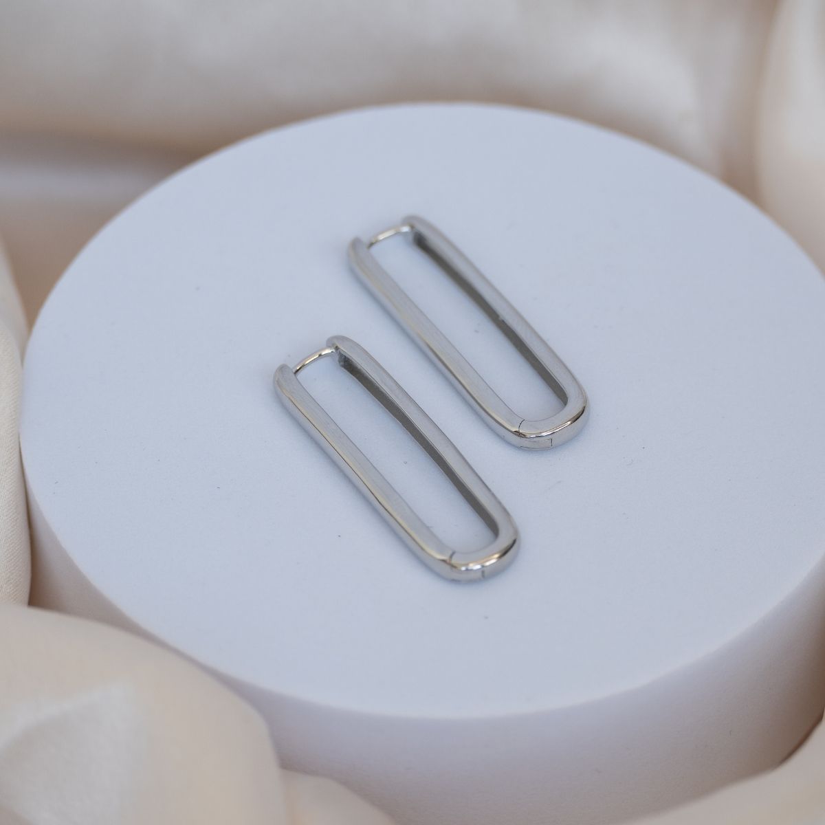 Solid paperclip Huggies