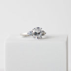 Oval trilogy ring