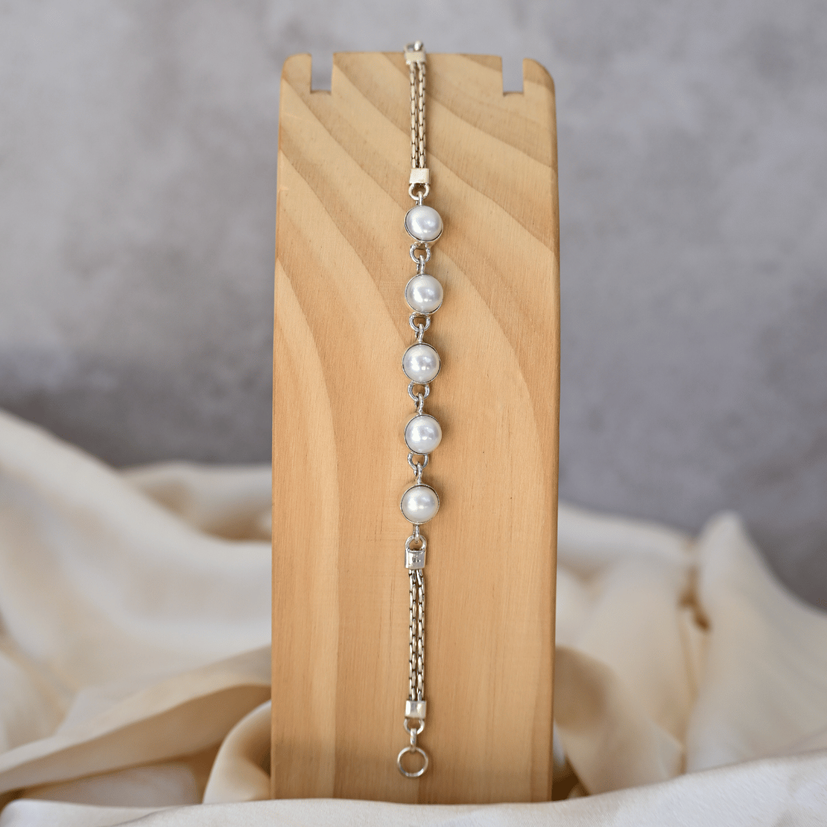 Five pearl bracelet with smooth tube setting - Terciany 
