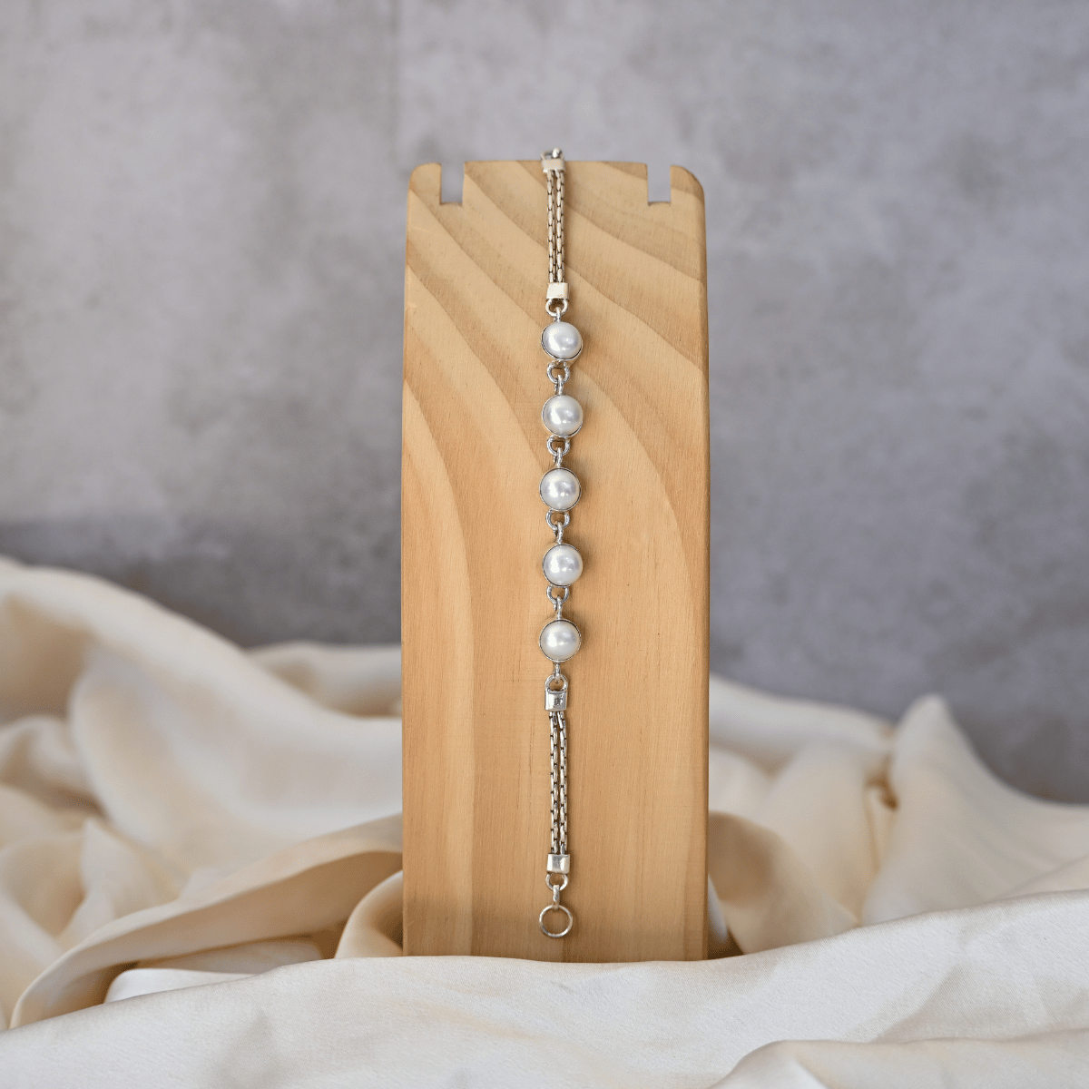 Five pearl bracelet with smooth tube setting - Terciany 