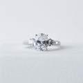 Oval trilogy ring