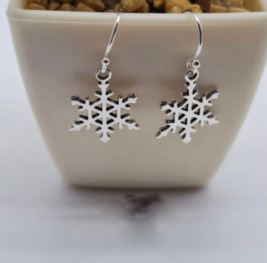 Hanging snowflakes - Terciany 