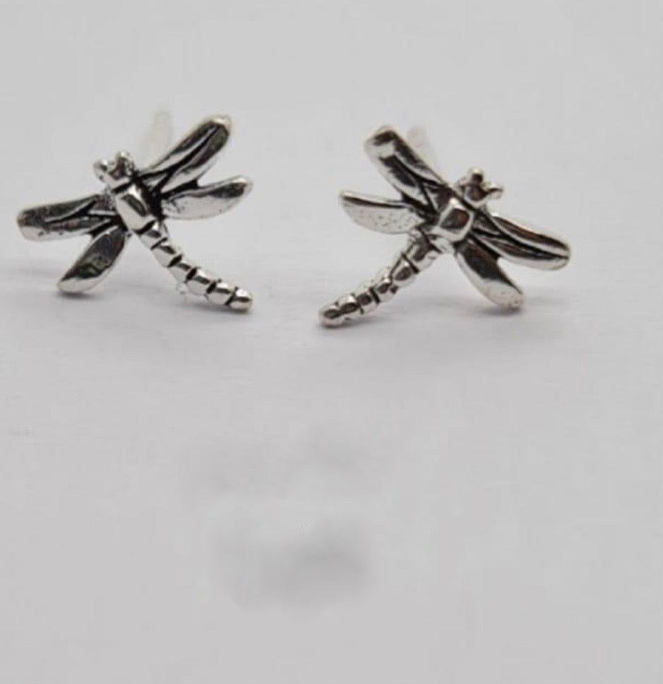 Dragonfly studs