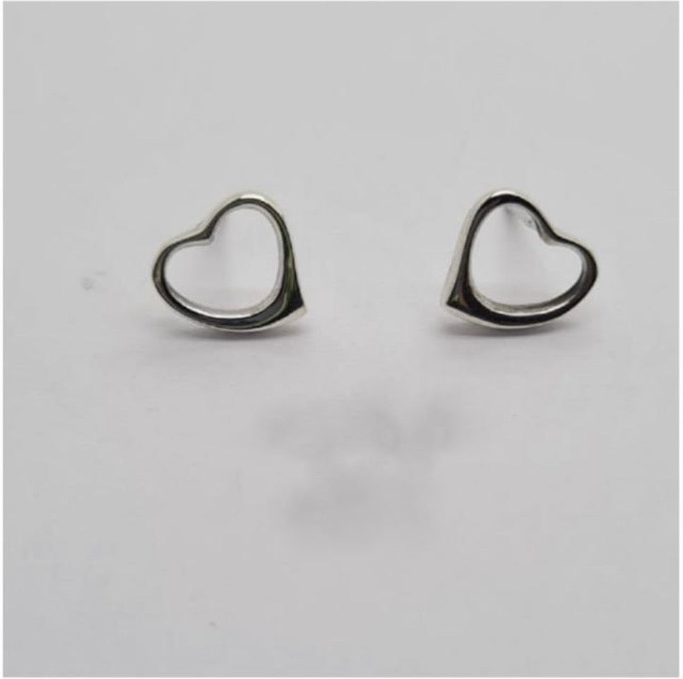 Open round heart studs