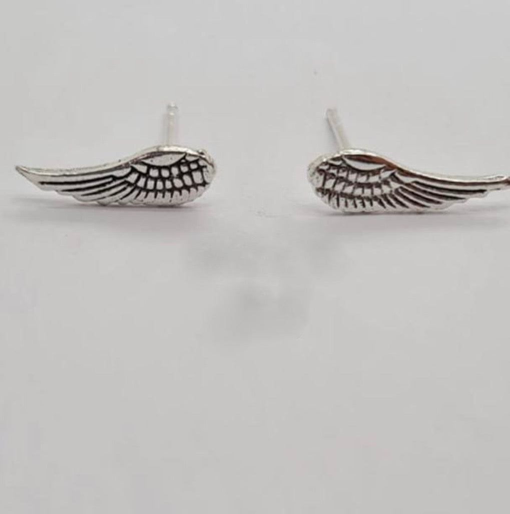 Wings studs