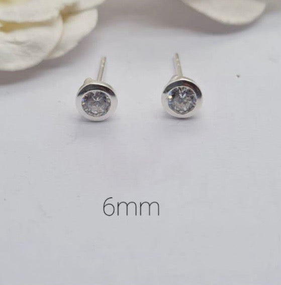 6 mm Stud Earrings with Tube Setting