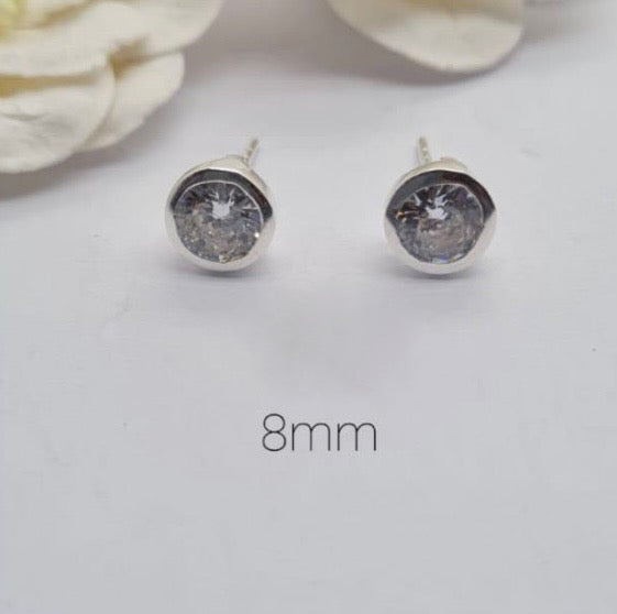 Stud Earrings with Tube Setting