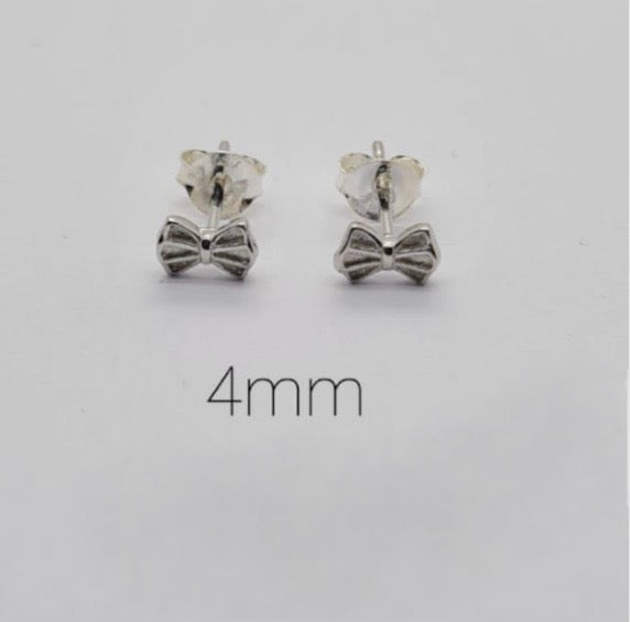 Tiny little bow studs