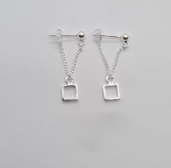 Drop earrings with triangles