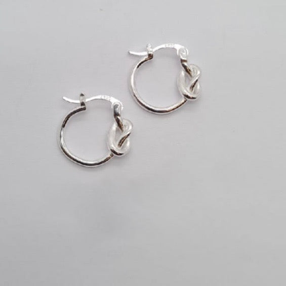 Knot hoops