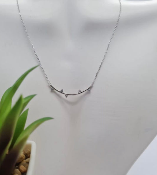 Necklace with horizontal bar