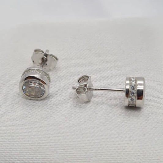 6 mm cubic zirconia studs with tube setting