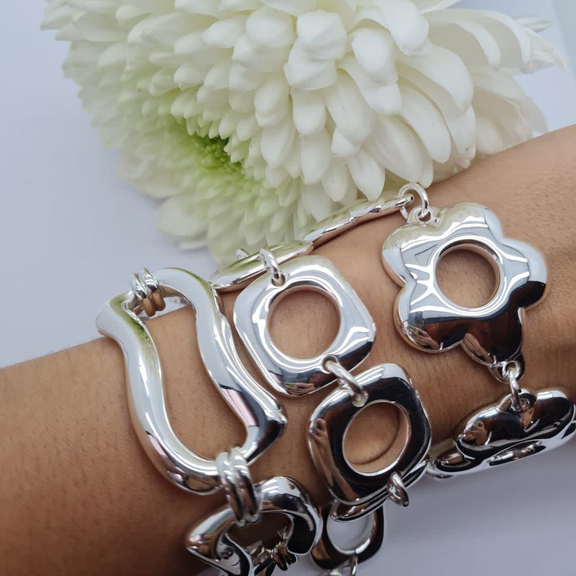 Bulky Flower Statement Bracelet 20 Cm