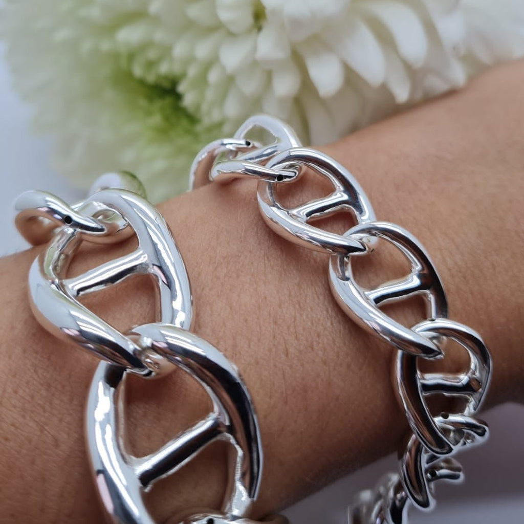 Bulky Large Dna Statement Bracelet 22 Cm