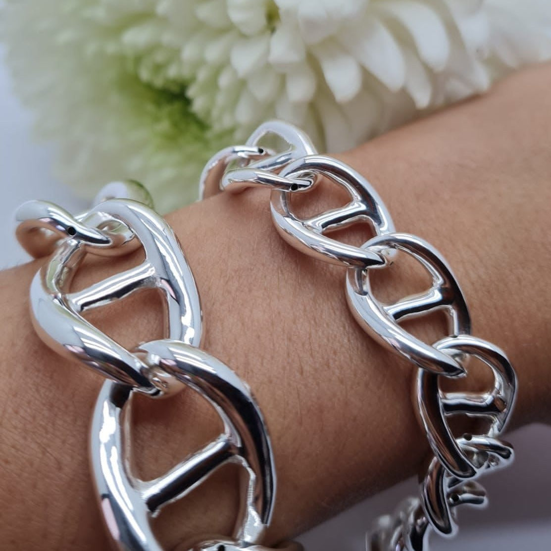 Bulky Large Dna Statement Bracelet 22 Cm