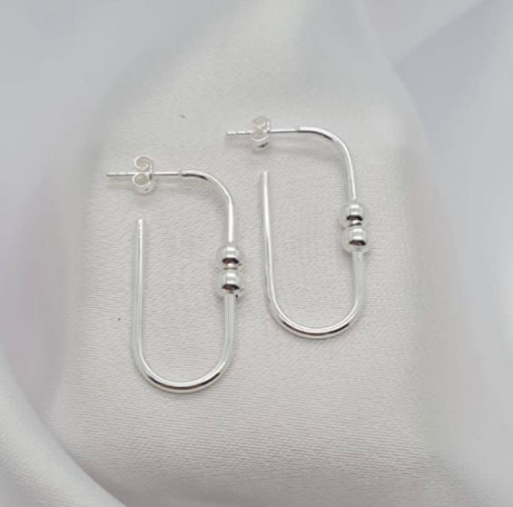 Rectangular Hoop With Balls