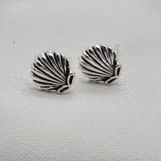 Shell studs