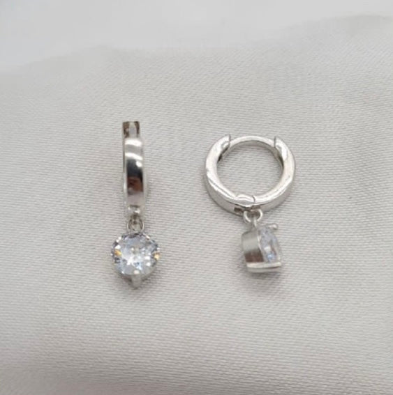Comfy Huggys With Cubic Zirconia Round Attachment